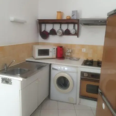 Appartement Pres Des Plages En Plein Centre Ville Loupian Exterior photo